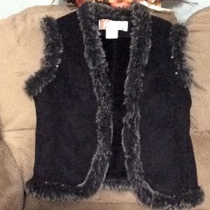 Classic Women’s Vest Black Suede Look, Mendlos Med